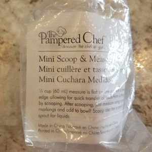 Pampered Chef Mini Scoop & Measure